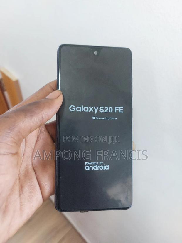 New Samsung Galaxy S20 FE 128 GB Black · Photo 1