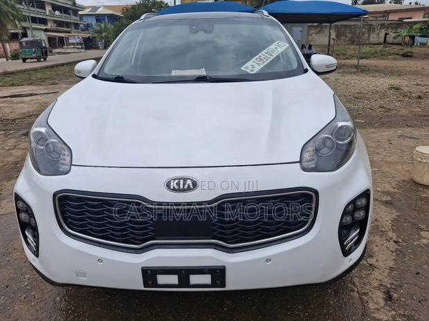 Kia Sportage SX 4dr SUV AWD (2.0L 4cyl Turbo 6A) 2017 White