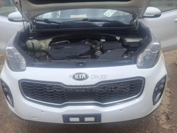 Kia Sportage SX 4dr SUV AWD (2.0L 4cyl Turbo 6A) 2017 White