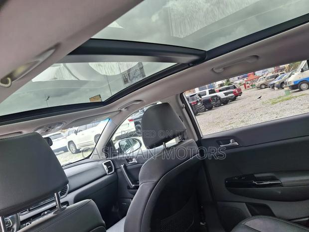 Kia Sportage SX 4dr SUV AWD (2.0L 4cyl Turbo 6A) 2017 White