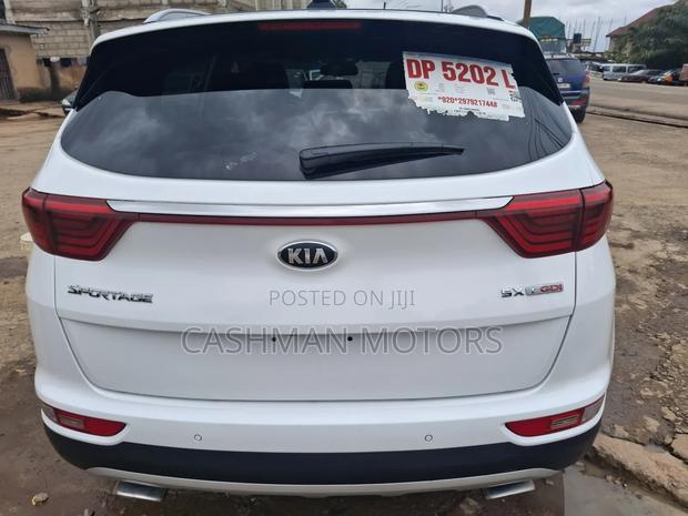 Kia Sportage SX 4dr SUV AWD (2.0L 4cyl Turbo 6A) 2017 White