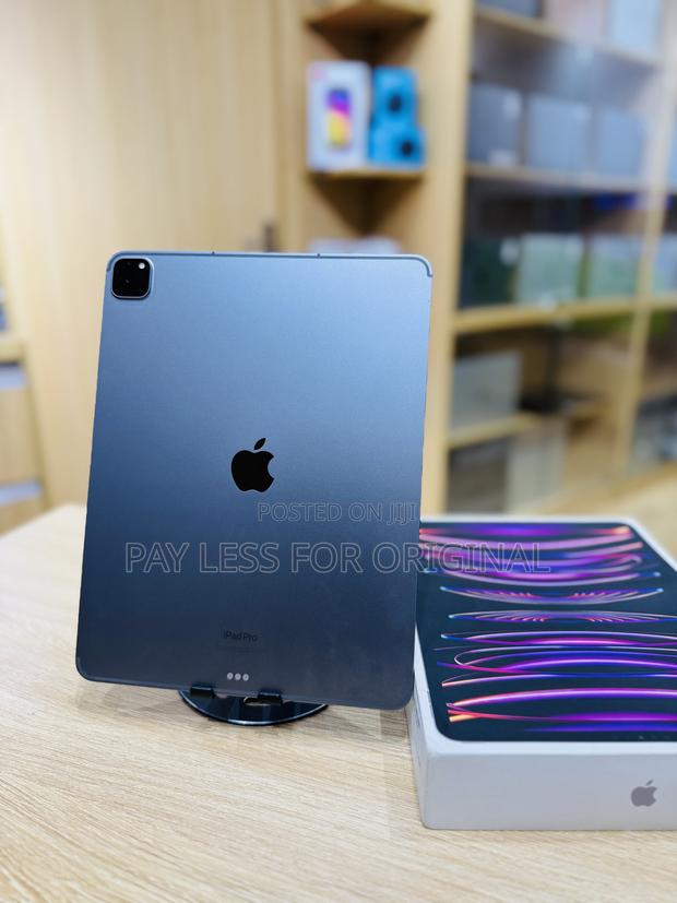 Apple iPad Pro 12.9 (2022) 128 GB Gray photo 3