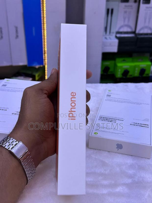 New Apple iPhone 17 Pro Max 512 GB Orange · Photo 3