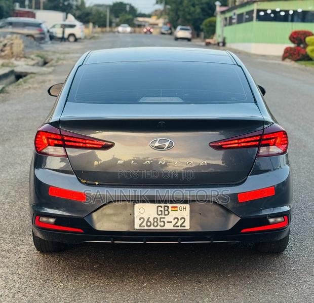 Hyundai Elantra SE 2020 Gray
