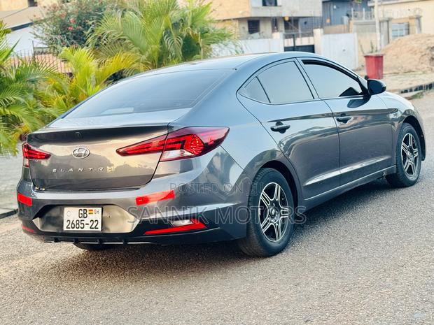 Hyundai Elantra SE 2020 Gray