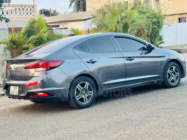 Hyundai Elantra SE 2020 Gray