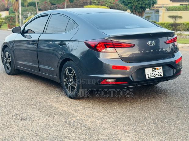 Hyundai Elantra SE 2020 Gray