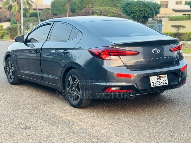 Hyundai Elantra SE 2020 Gray