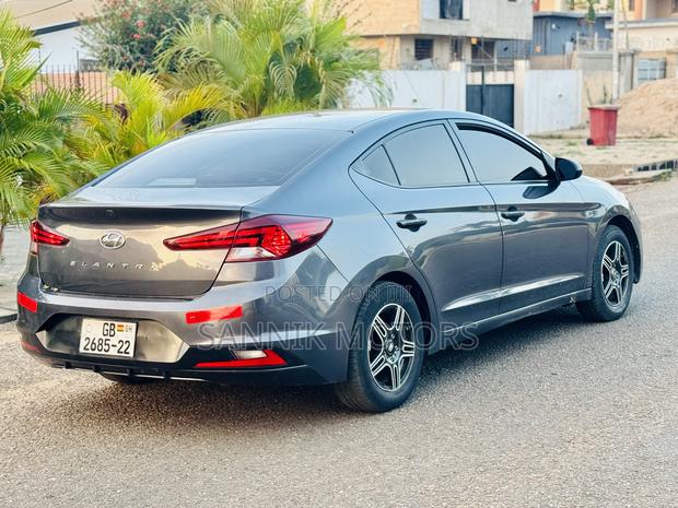 Hyundai Elantra SE 2020 Gray