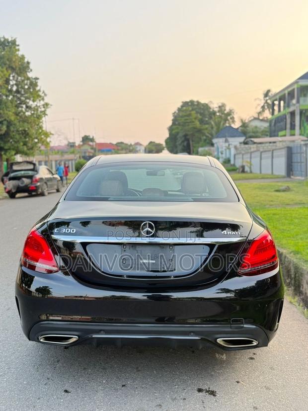 Mercedes-Benz C300 2020 Black photo 6
