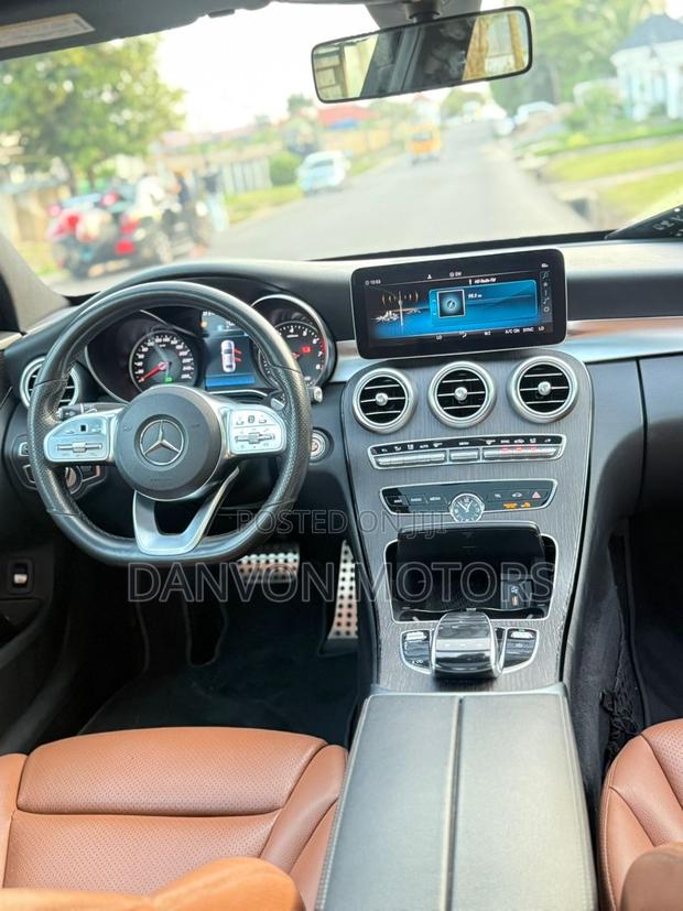 Mercedes-Benz C300 2020 Black photo 5