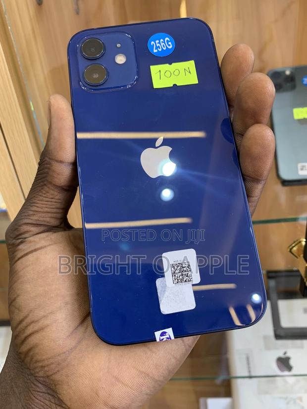 New Apple iPhone 12 256 GB Blue · Photo 2
