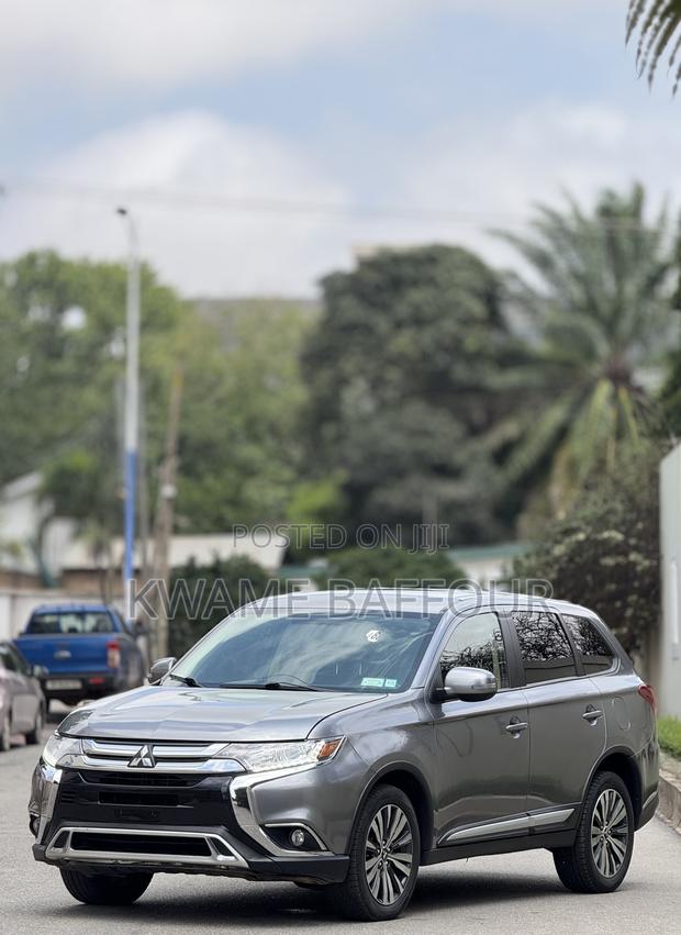 Mitsubishi Outlander 2019 Gray