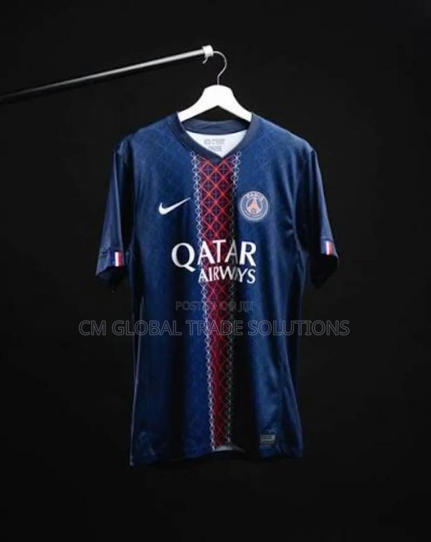 2025/2026 PSG Home Jersey photo 2