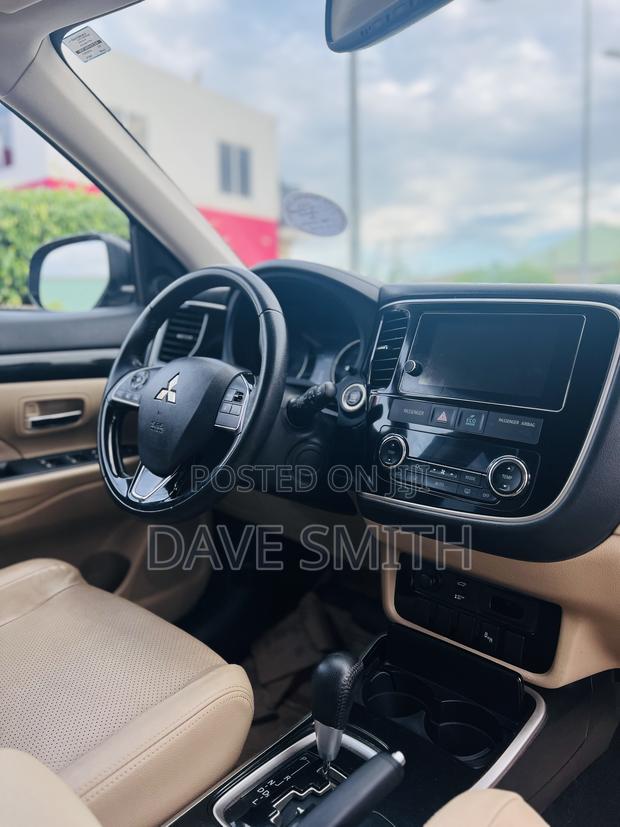 Mitsubishi Outlander SEL AWC 2018 Blue