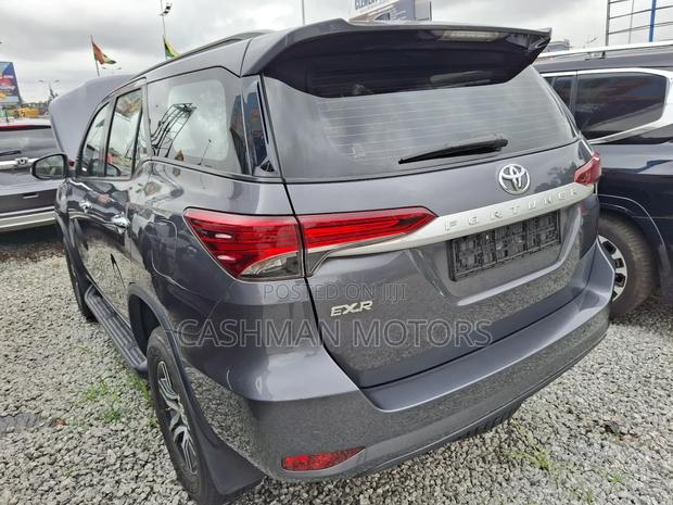 Toyota Fortuner 2.4 D AWD 2022 Gray