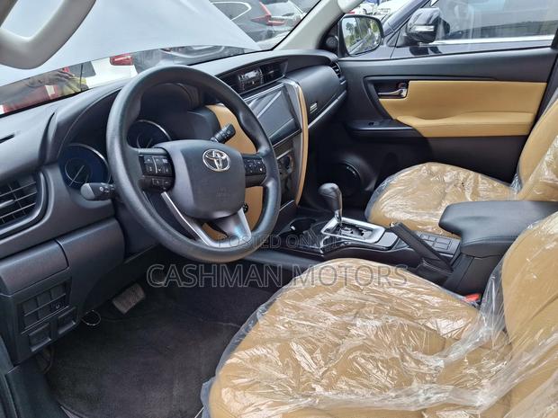 Toyota Fortuner 2.4 D AWD 2022 Gray