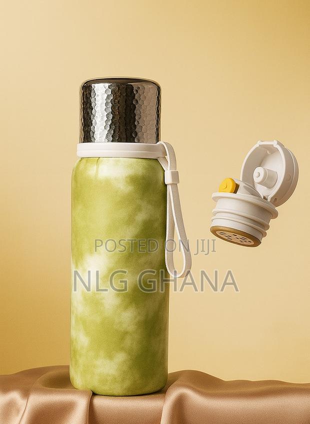 700ml Portable Outdoor Travel Sports Water Bottle Fitness. · Photo 1