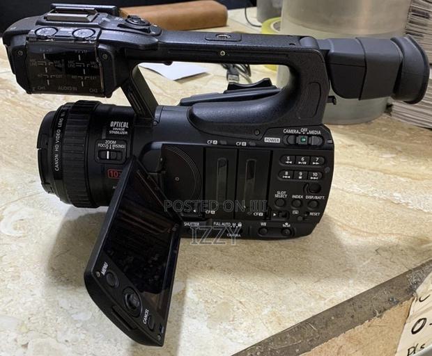 Canon Xf100 Camcorder photo 2