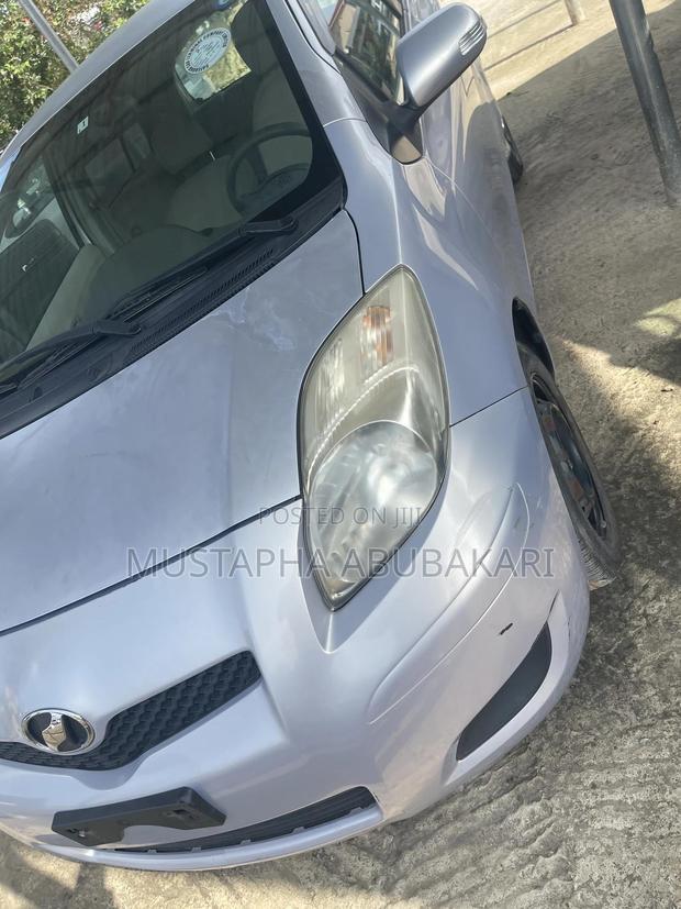 Toyota Vitz 1.3 AWD 3dr 2010 Silver