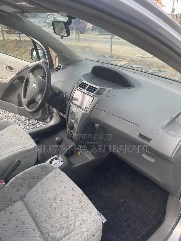 Toyota Vitz 1.3 AWD 3dr 2010 Silver