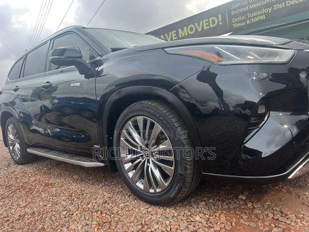 Toyota Highlander Platinum 2021 Black