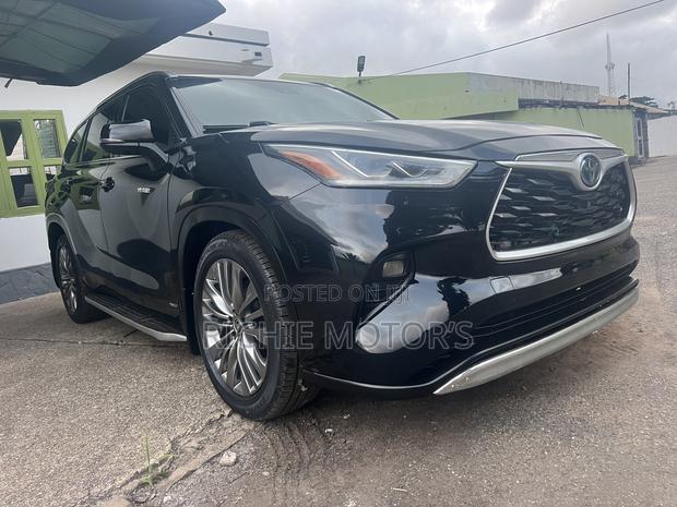 Toyota Highlander Platinum 2021 Black
