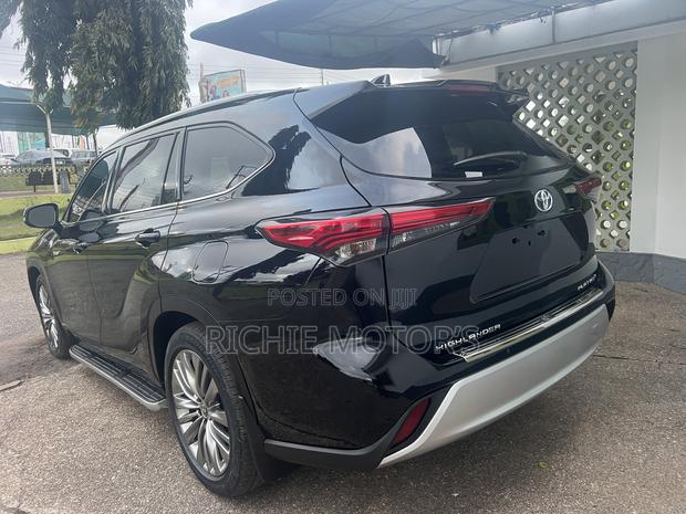 Toyota Highlander Platinum 2021 Black