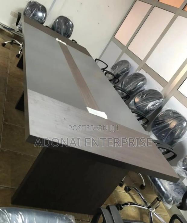 Conference Table Fhb76tv · Photo 1