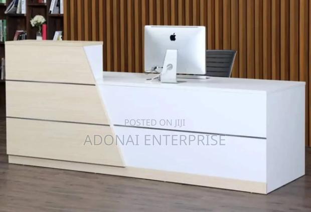 Receptionist Desk Ahxgv51uy5 · Photo 1