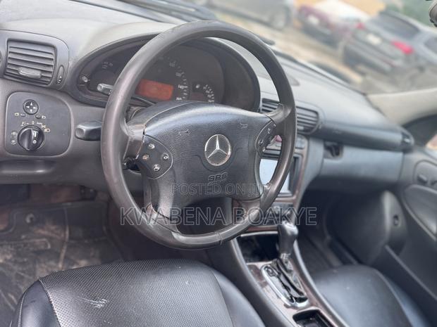 Mercedes-Benz C250 2002 White · Photo 4