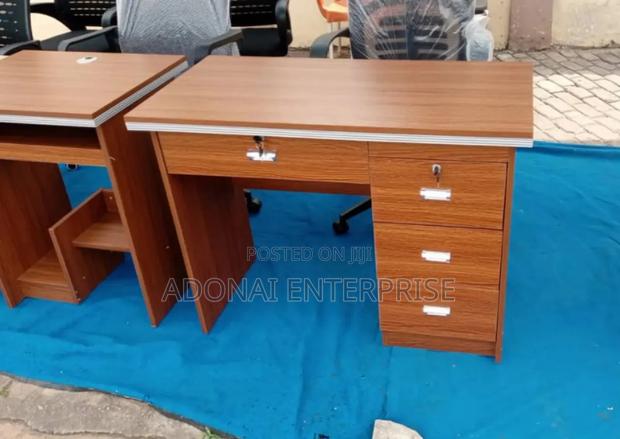 Office Table Hvg658uy · Photo 1