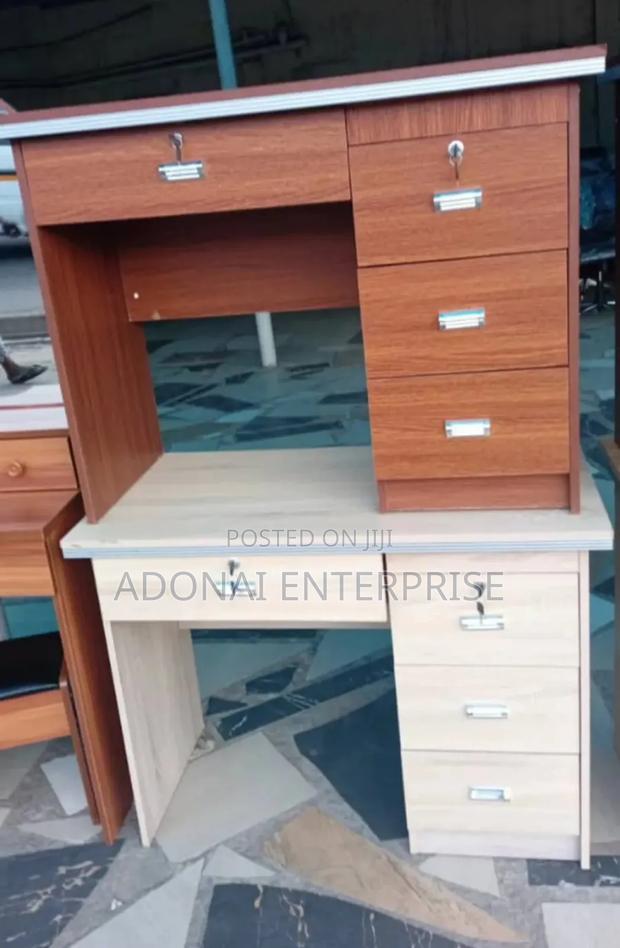 Office Table Hvg658uy · Photo 2