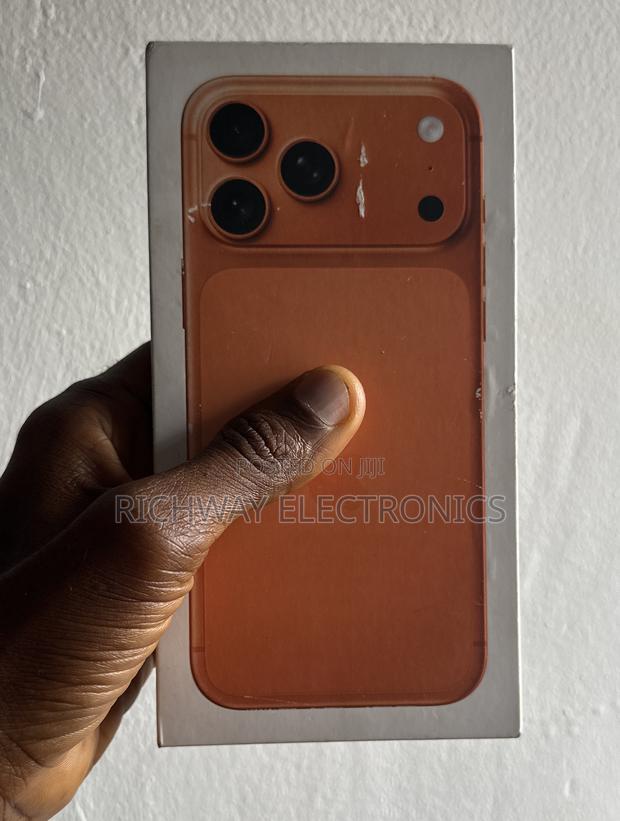 New Apple iPhone 17 Pro Max 256 GB Orange