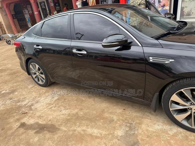 Kia Optima S 2018 Black photo 2