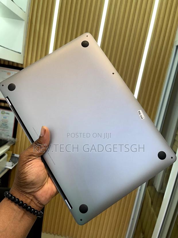 Laptop Apple MacBook Pro 2020 16GB Intel Core I7 SSD 500GB photo 5