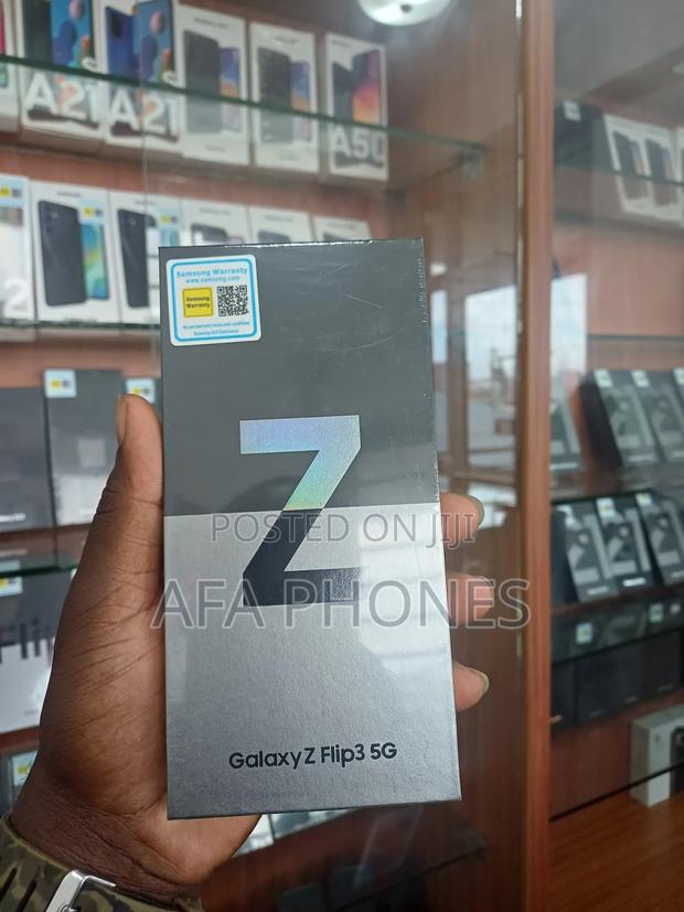 New Samsung Galaxy Z Flip4 512 GB Blue photo 2