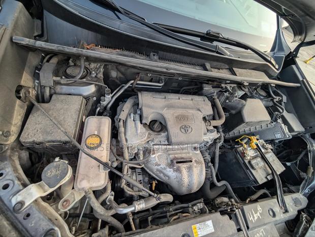 Toyota RAV4 LE AWD (2.5L 4cyl 6A) 2017 Gray photo 17
