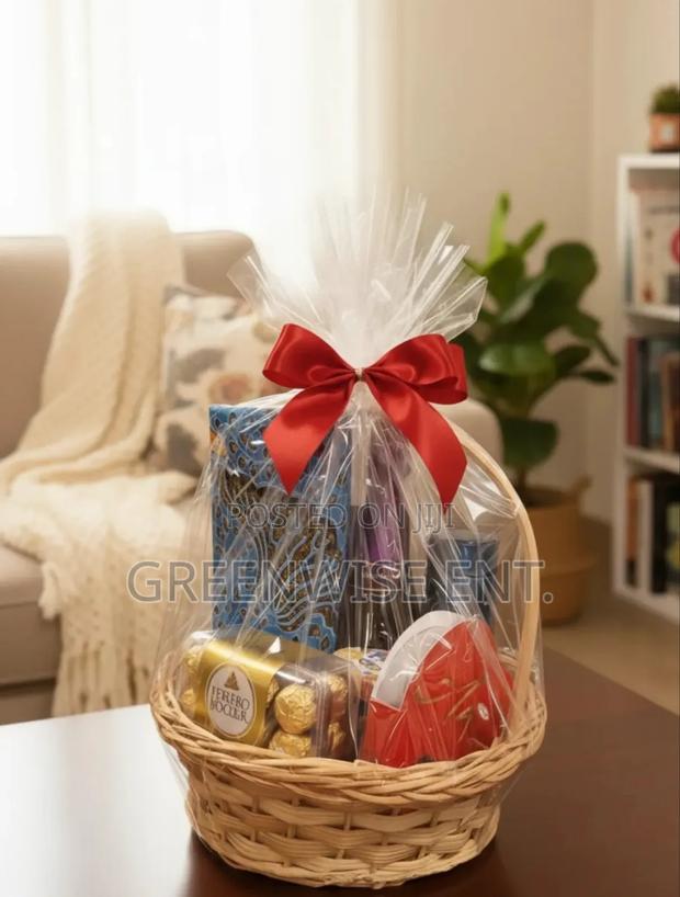Elegance Celebration Gift Hamper: photo 2