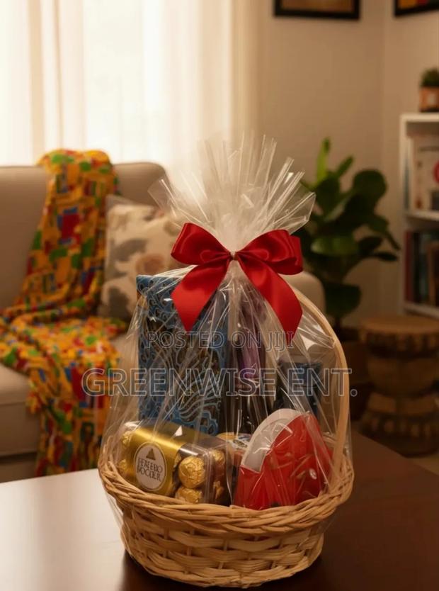 Elegance Celebration Gift Hamper: photo 3