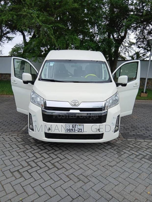 Mini Vans - For Rent · Photo 4