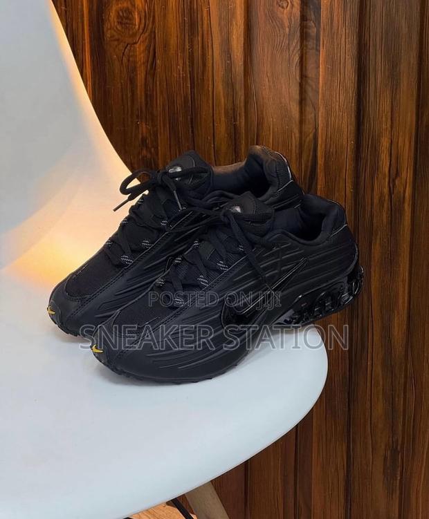 Nike Airmax Plus Black Available · Photo 4