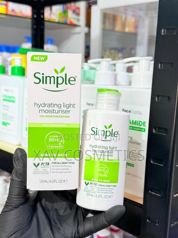 Simple Hydrating Light Moisturizer · Photo 2