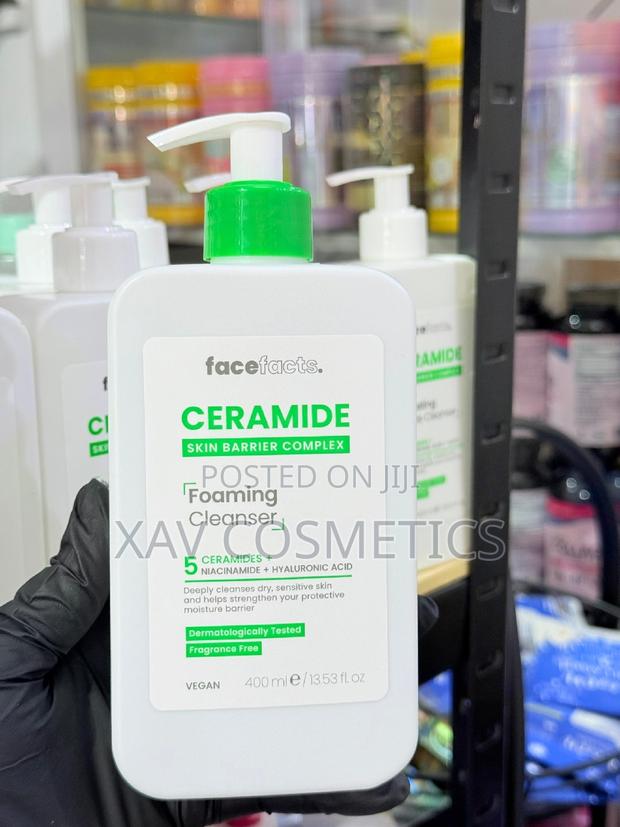 Face Facts Ceramide Foaming Cleanser 400ml · Photo 2