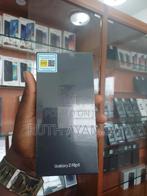 New Samsung Galaxy Z Flip5 256 GB Black