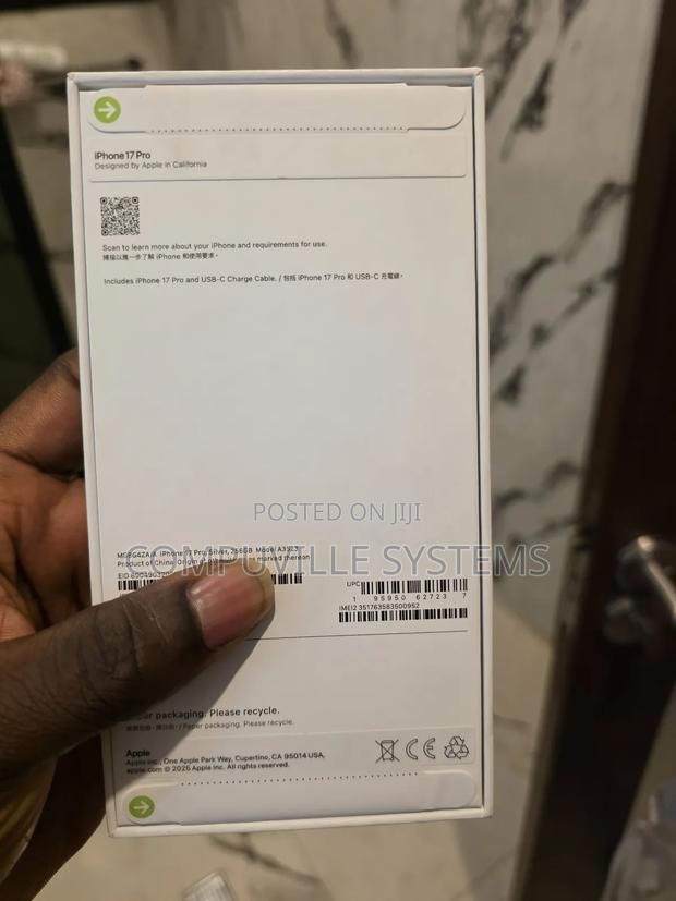 New Apple iPhone 17 Pro 256 GB Silver · Photo 2
