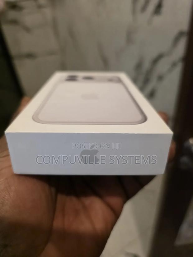 New Apple iPhone 17 Pro 256 GB Silver · Photo 3