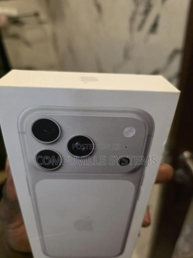 New Apple iPhone 17 Pro 256 GB Silver · Photo 4