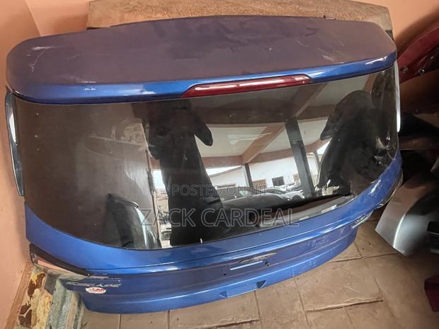 Ford Escape 2018 Back Boots Available With The Boot Tail Light photo 3