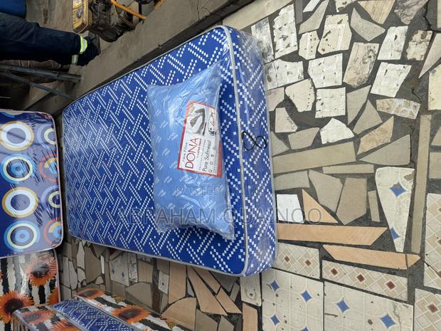 8inches Special One and Half Mattress for Sale · Photo 2